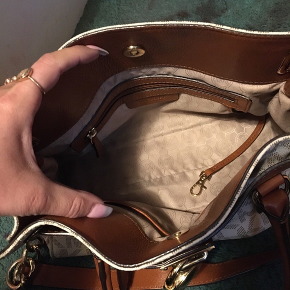 Michael Kors purse - Picture 2 of 2